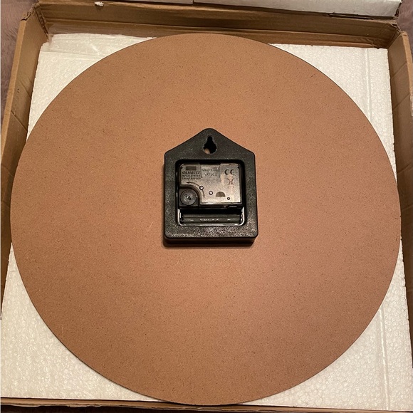 Rustic Wall Clock with Black Numbers 14 inches NIB - Picture 8 of 11